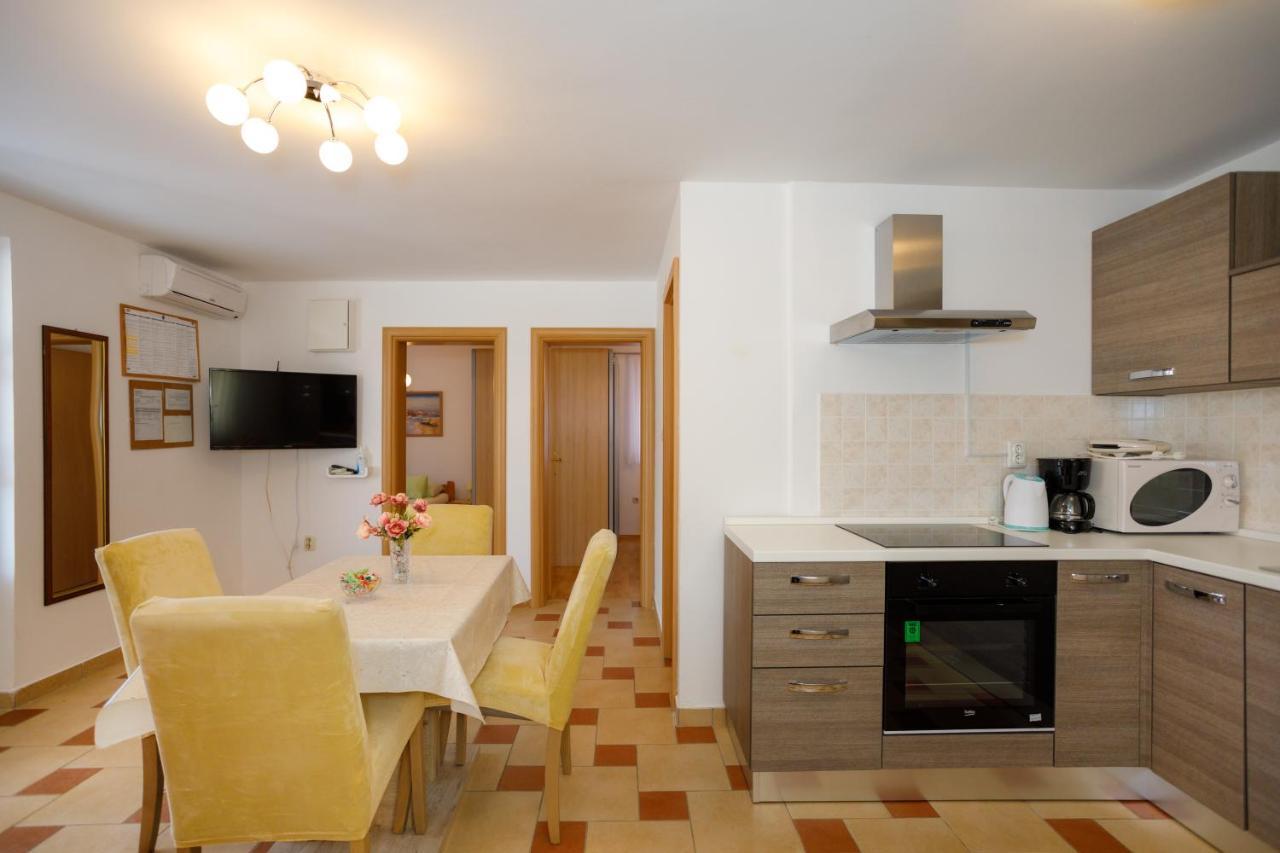 Apartmani Bakran Krk Town Dış mekan fotoğraf