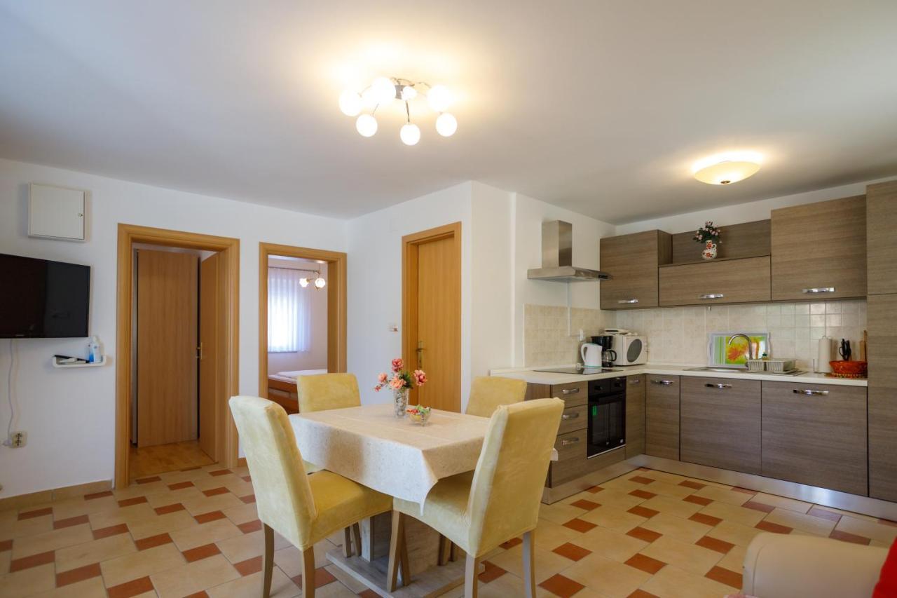 Apartmani Bakran Krk Town Dış mekan fotoğraf